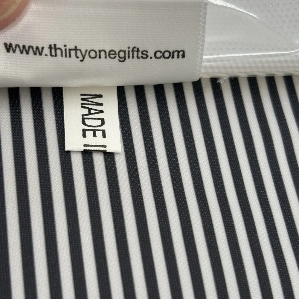 Thirty One Photo Wallet Dot Dot Clutch, Holds 4